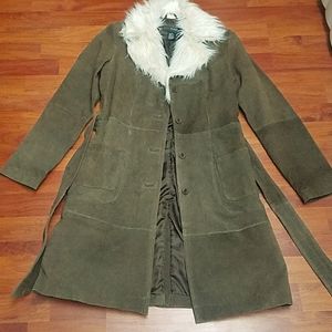 Retro dark brown leather jacket w/faux fur collar
